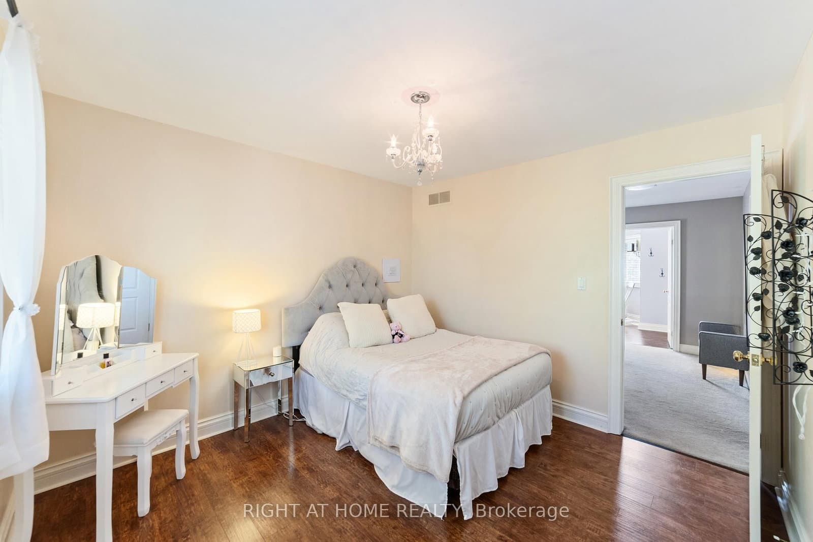 7775 St Augustine Crescent thumbnail 28