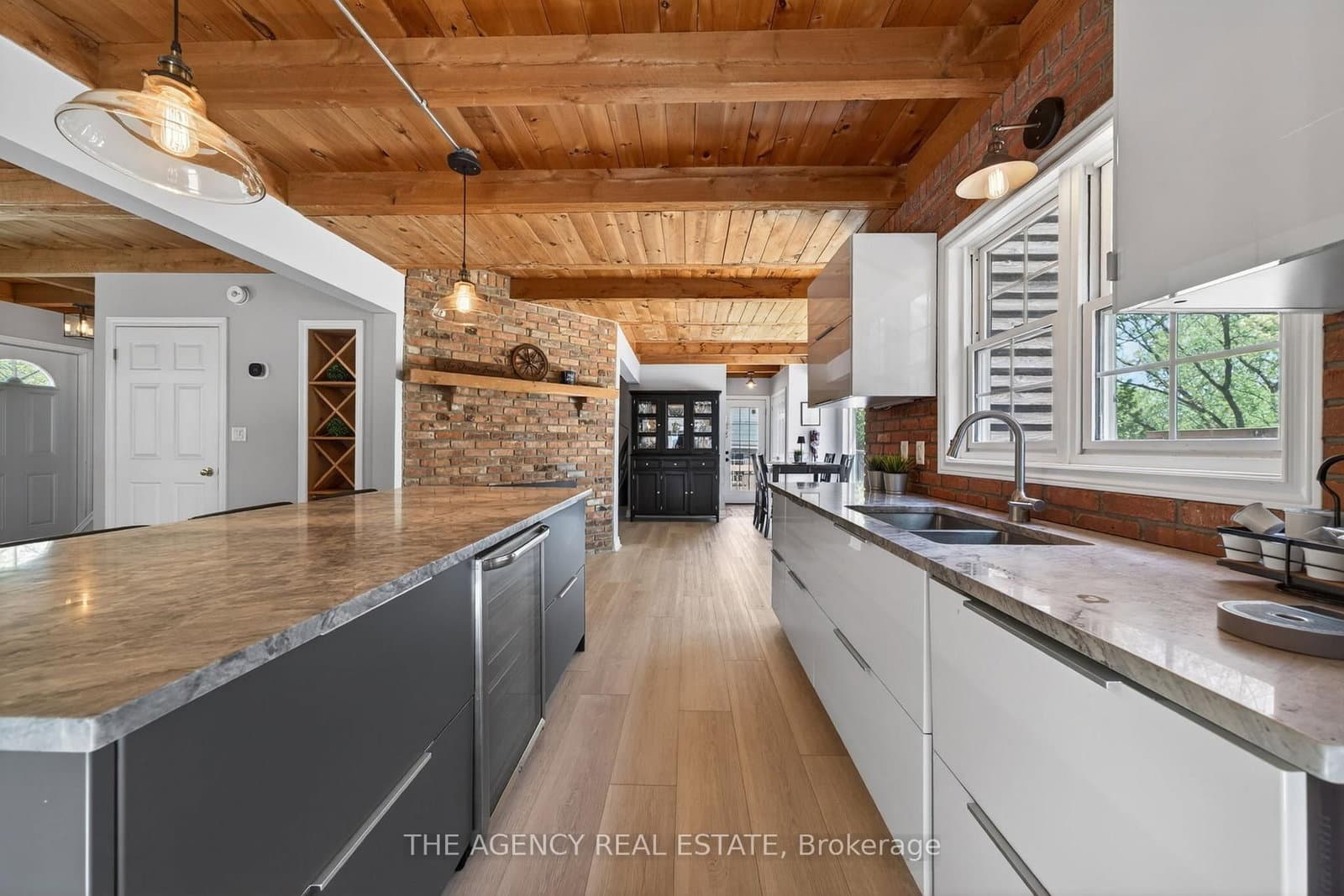 7904 Katharine Crescent thumbnail 12