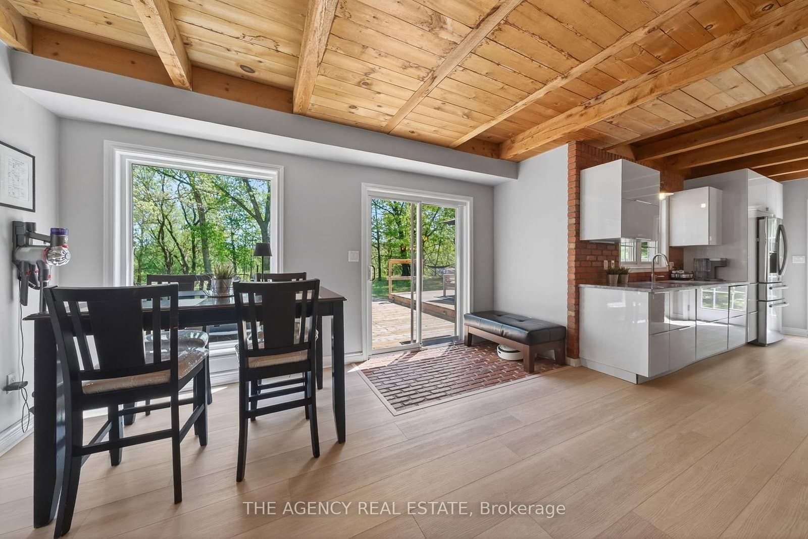 7904 Katharine Crescent thumbnail 14