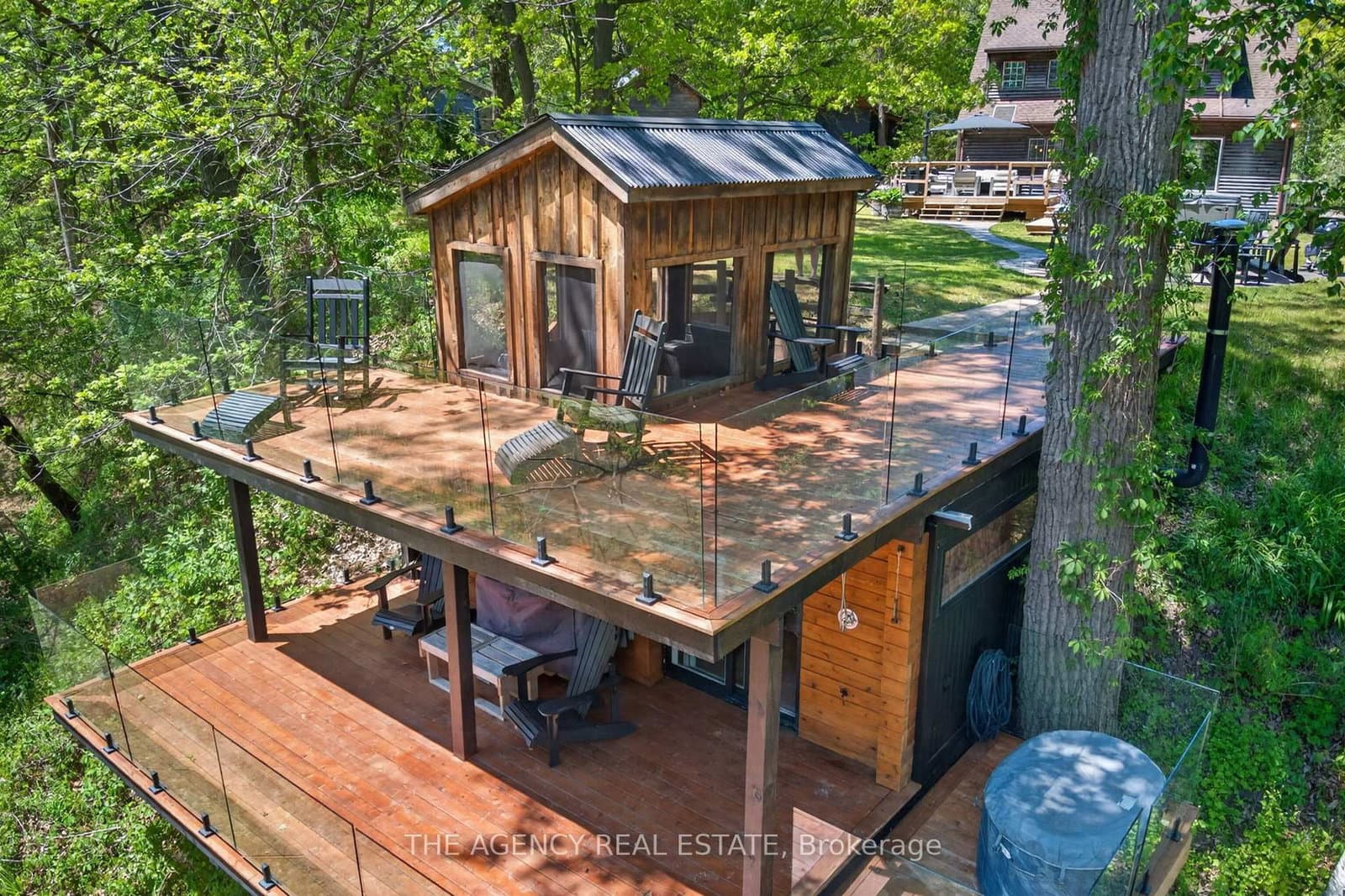 7904 Katharine Crescent thumbnail 41