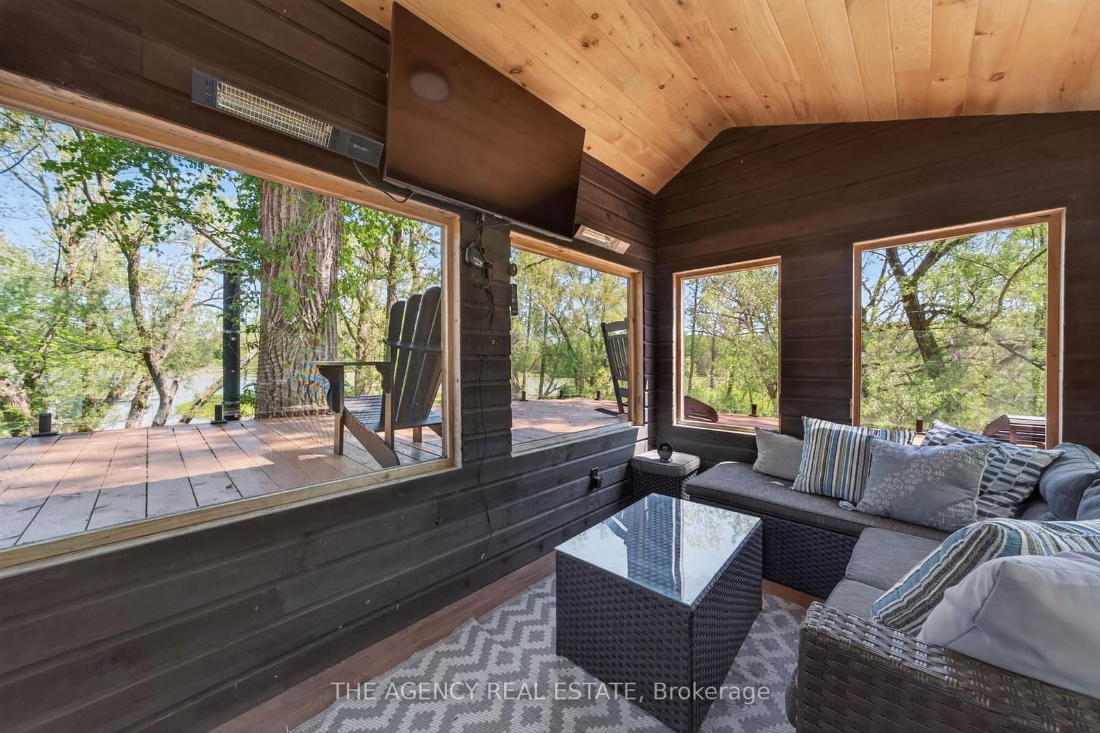 7904 Katharine Crescent thumbnail 43