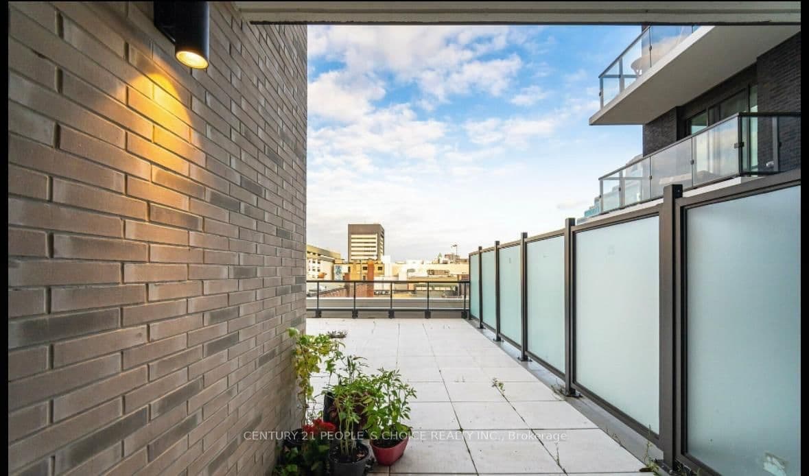 55 Duke Street W, Unit 216 thumbnail 19