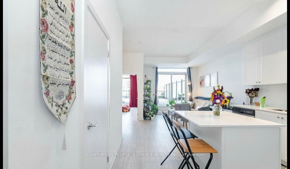 55 Duke Street W, Unit 216 thumbnail 4