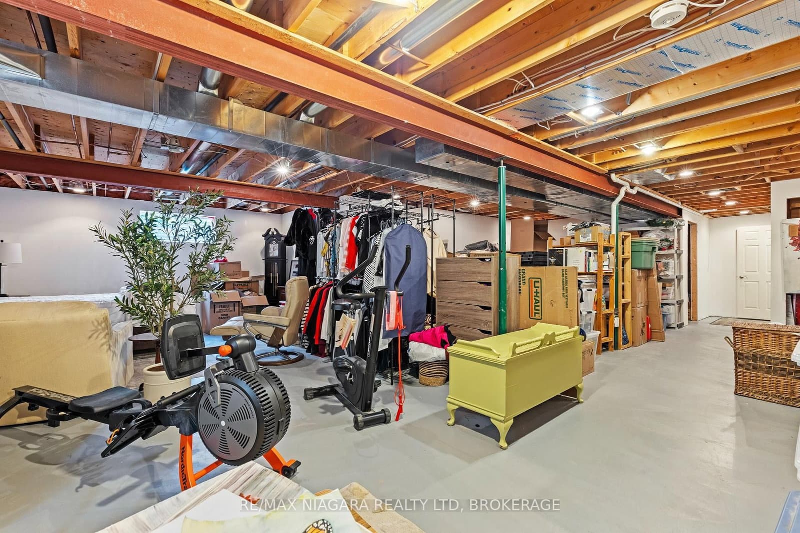 611 Victoria Street thumbnail 35