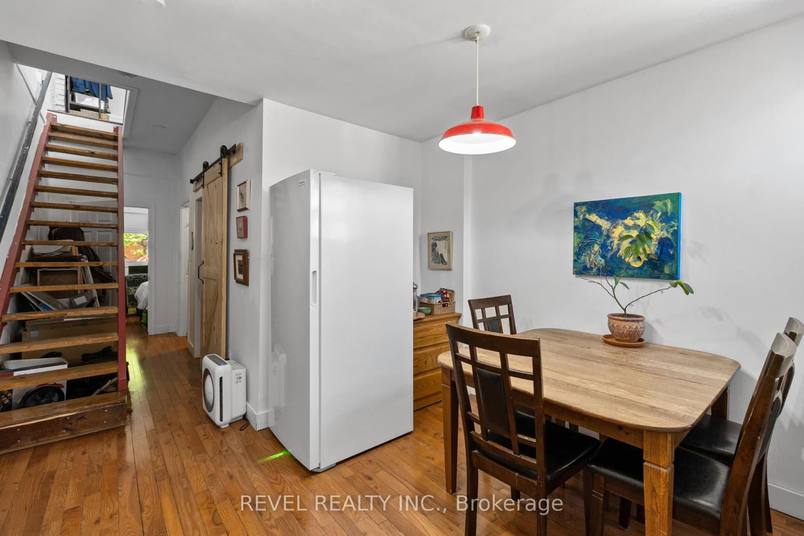 334 James Street N thumbnail 17