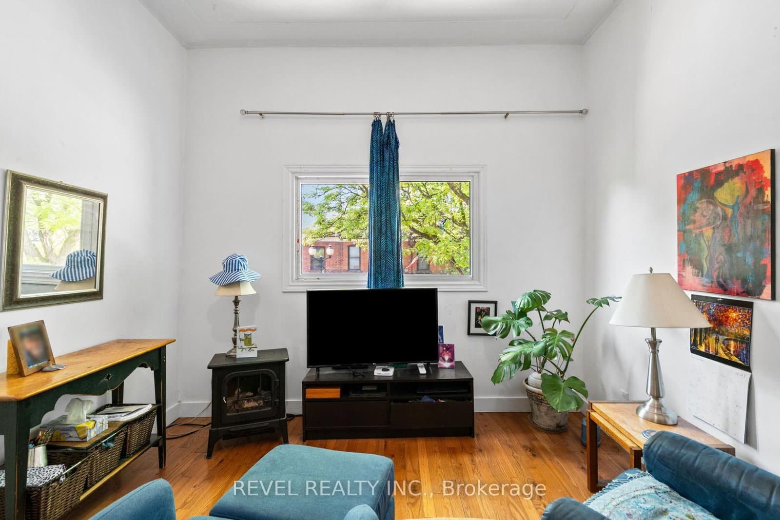 334 James Street N thumbnail 22