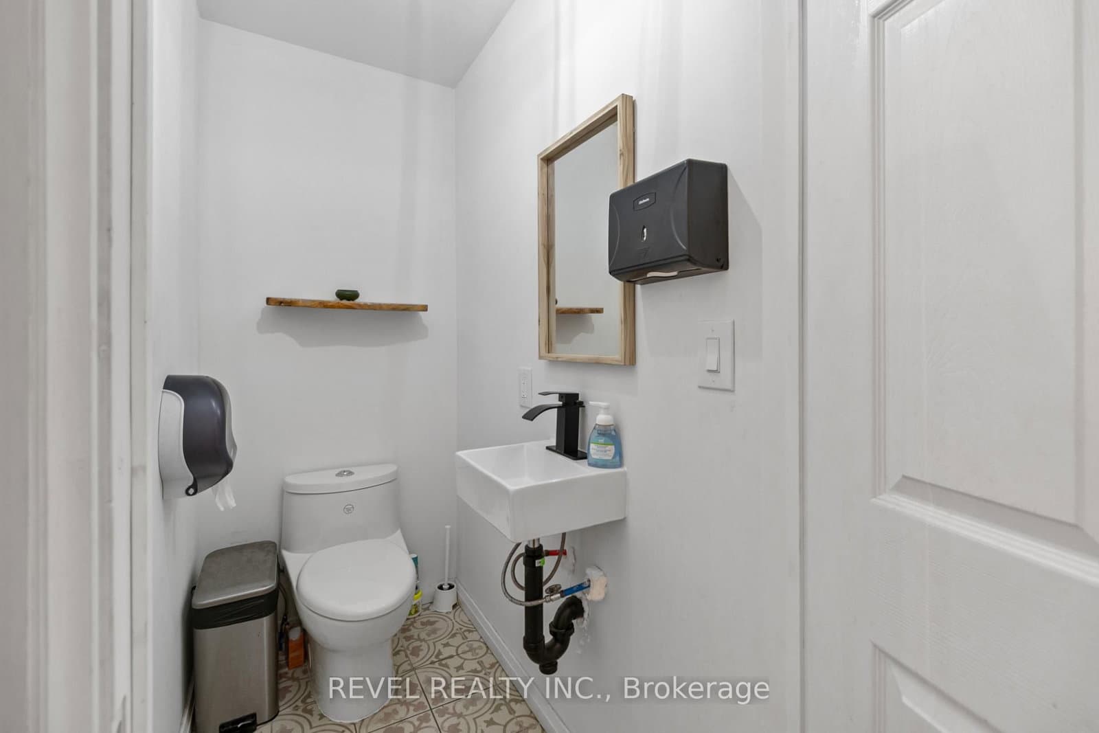 334 James Street N thumbnail 12