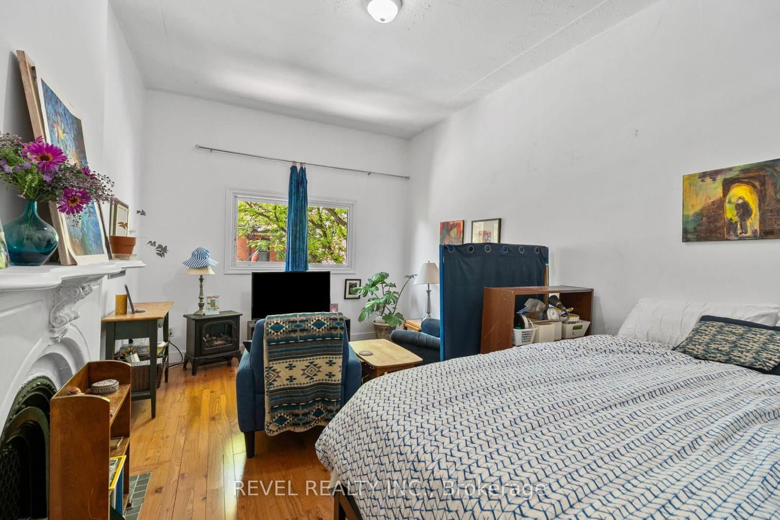 334 James Street N thumbnail 19