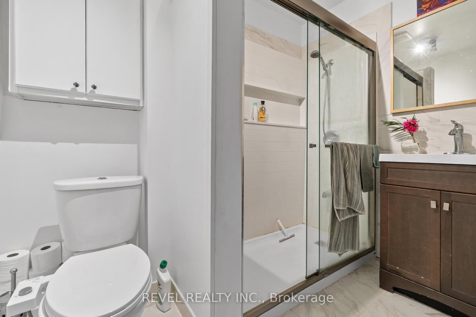 334 James Street N thumbnail 23