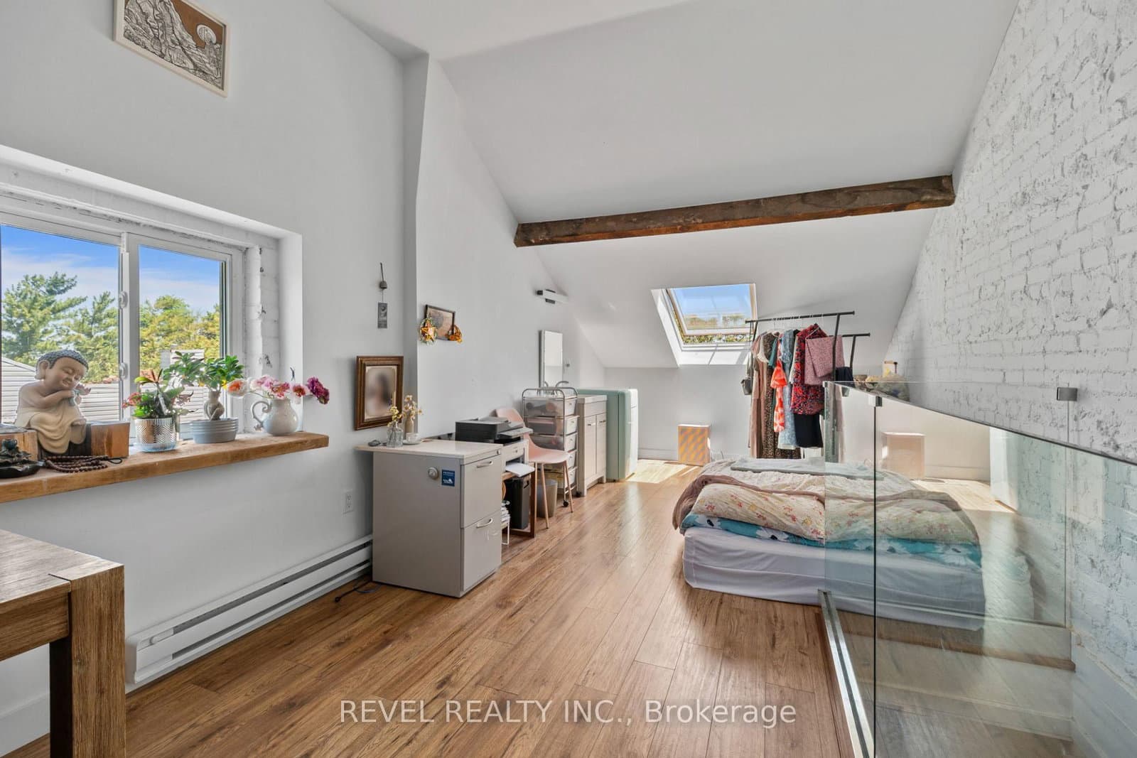 334 James Street N thumbnail 25