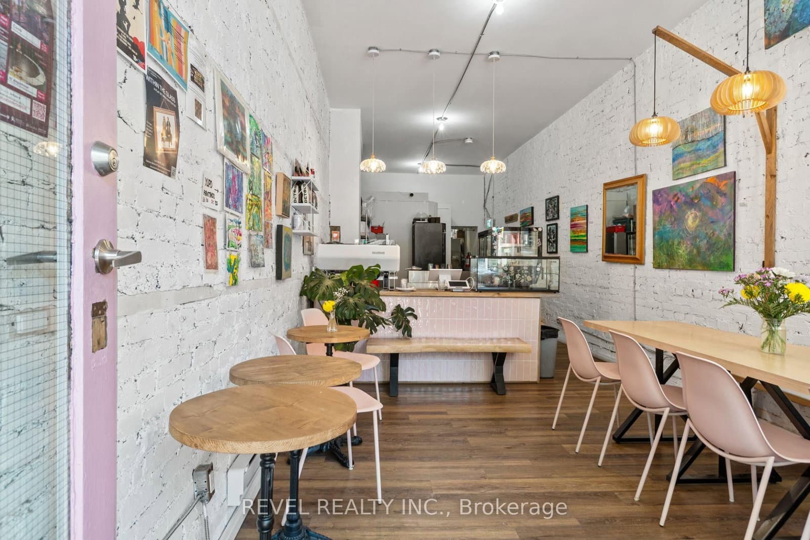 334 James Street N thumbnail 3