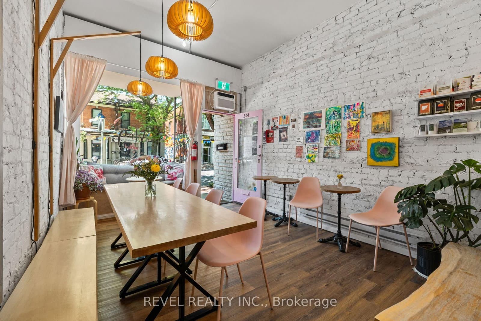 334 James Street N thumbnail 5