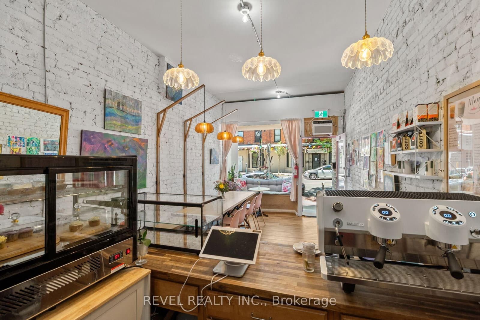 334 James Street N thumbnail 8