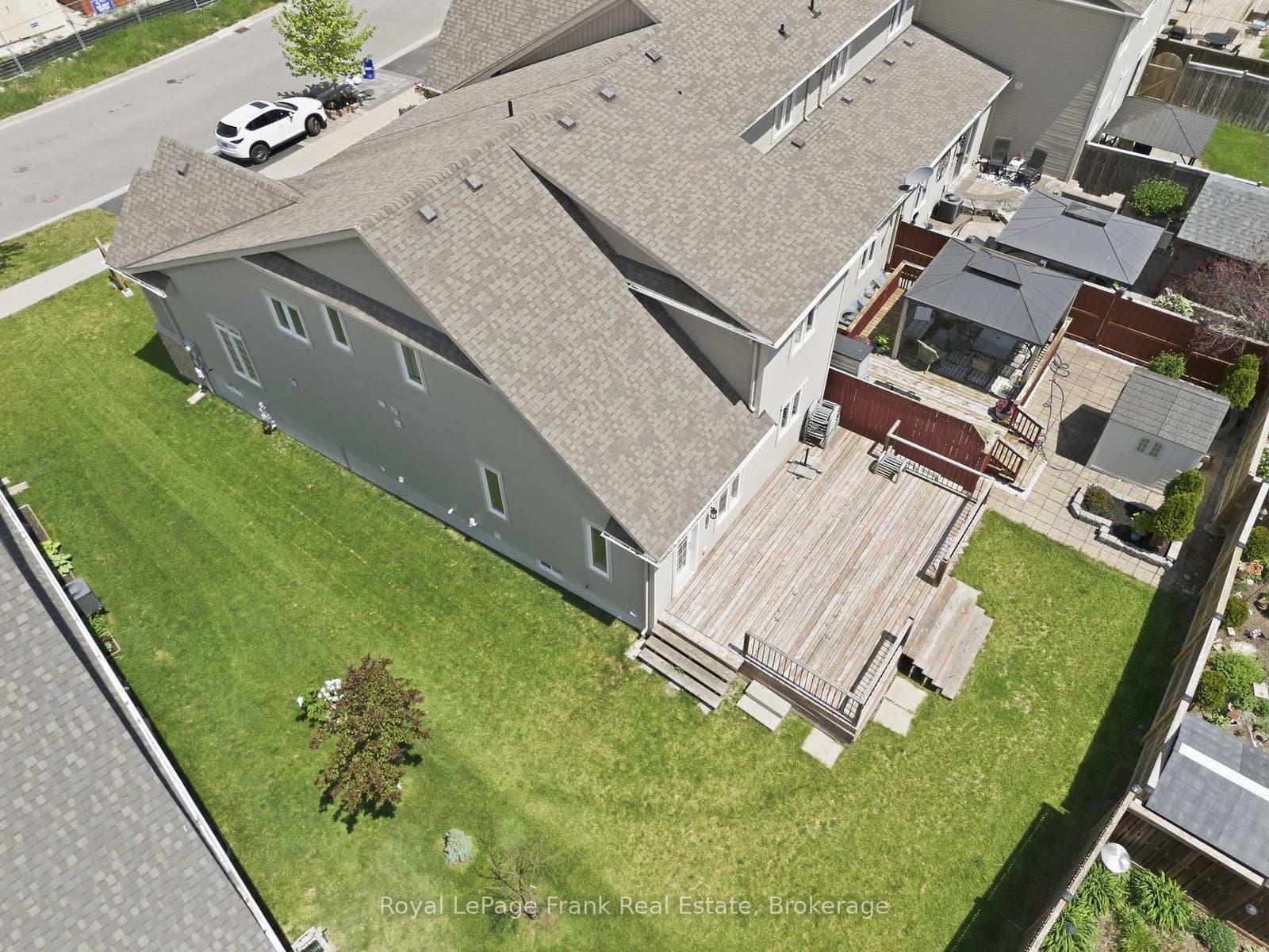 56 Deacon Crescent thumbnail 44