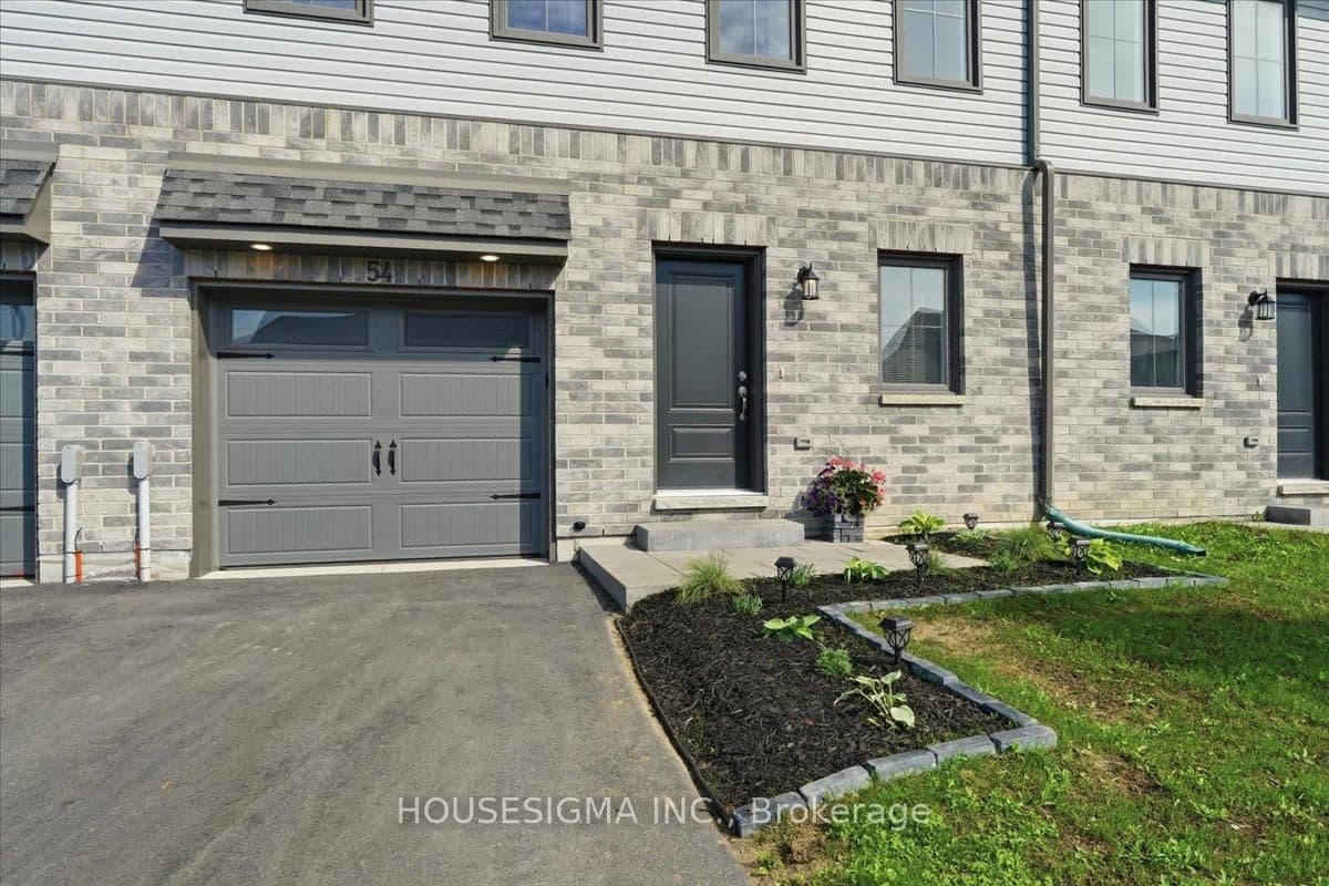 54 Campbell Crescent thumbnail 2