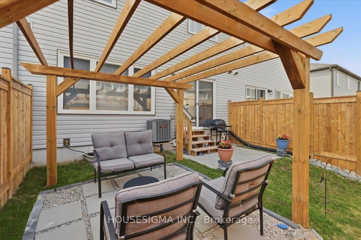 54 Campbell Crescent thumbnail 34