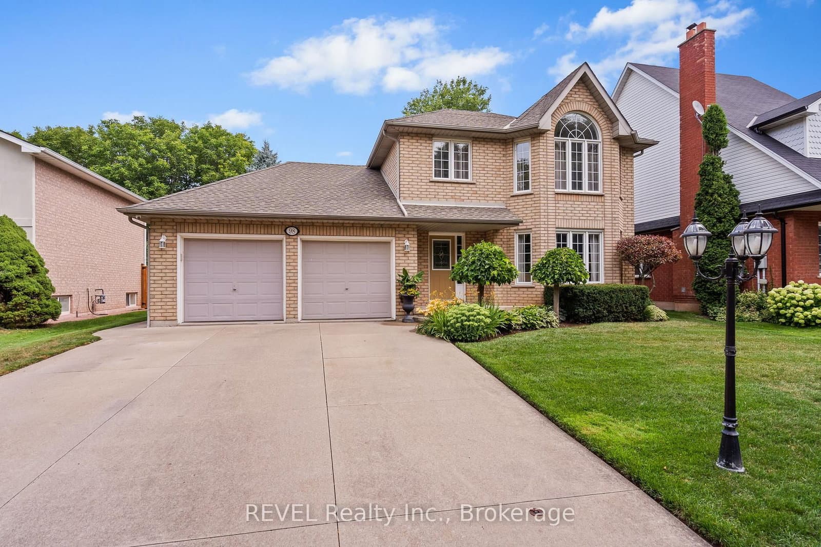 98 Debora Drive thumbnail 3