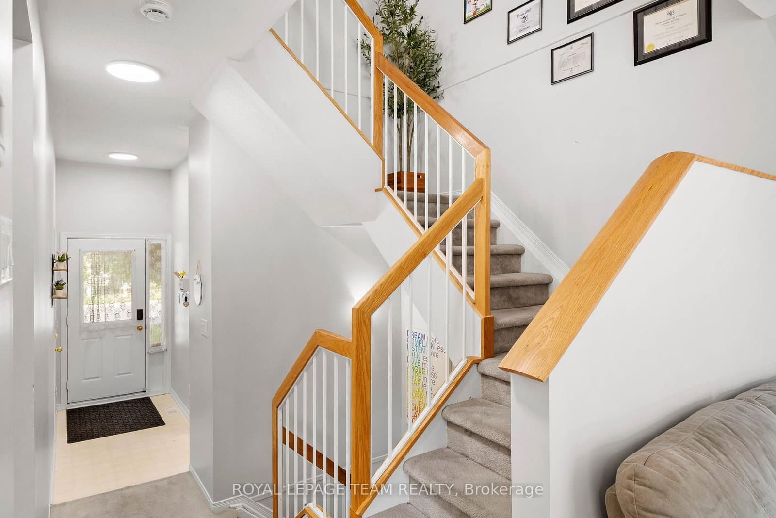5953 Pineglade Crescent thumbnail 20