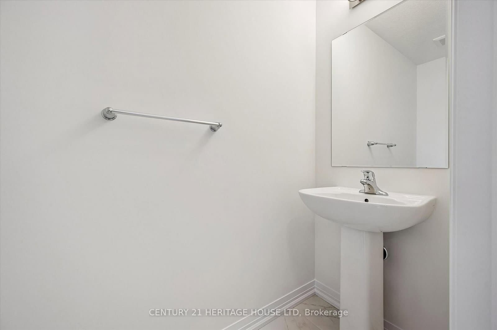 525 Erinbrook Drive, Unit C052 thumbnail 10