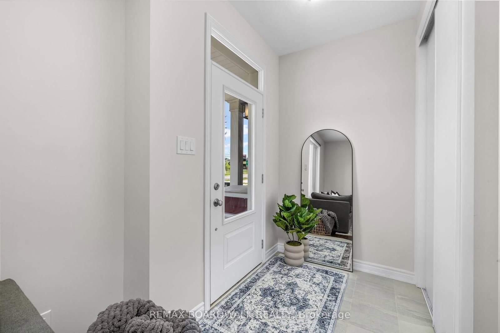 6331 Perth Street thumbnail 2