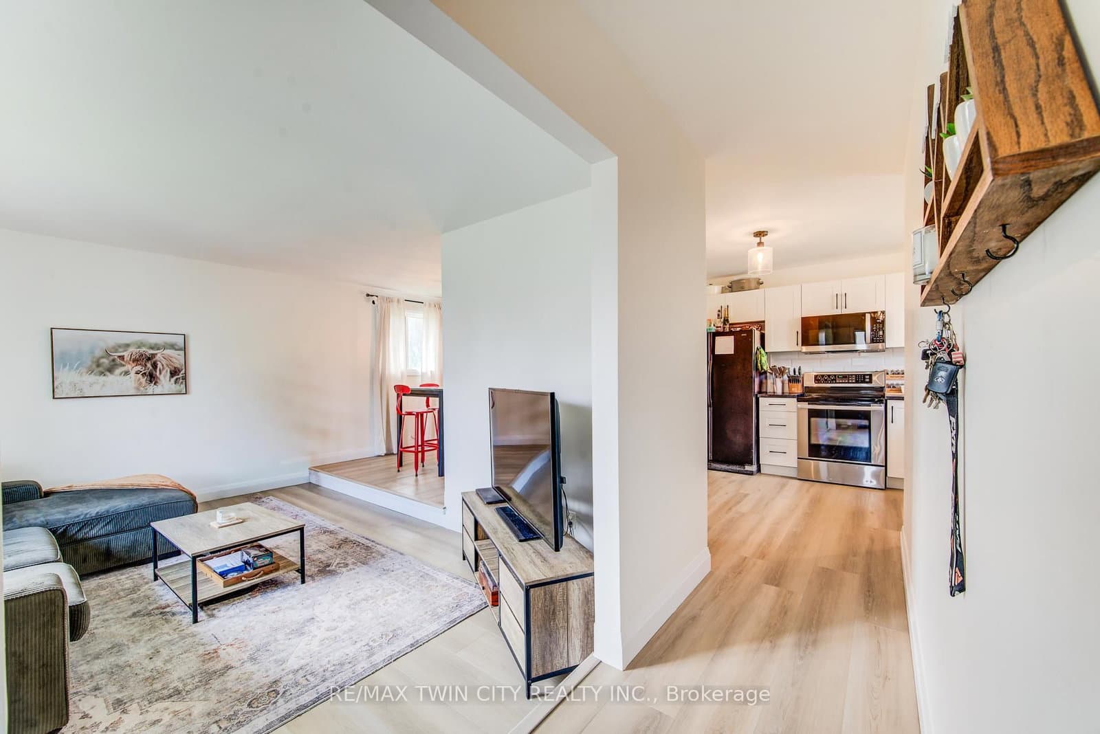 183 Dinison Crescent thumbnail 6