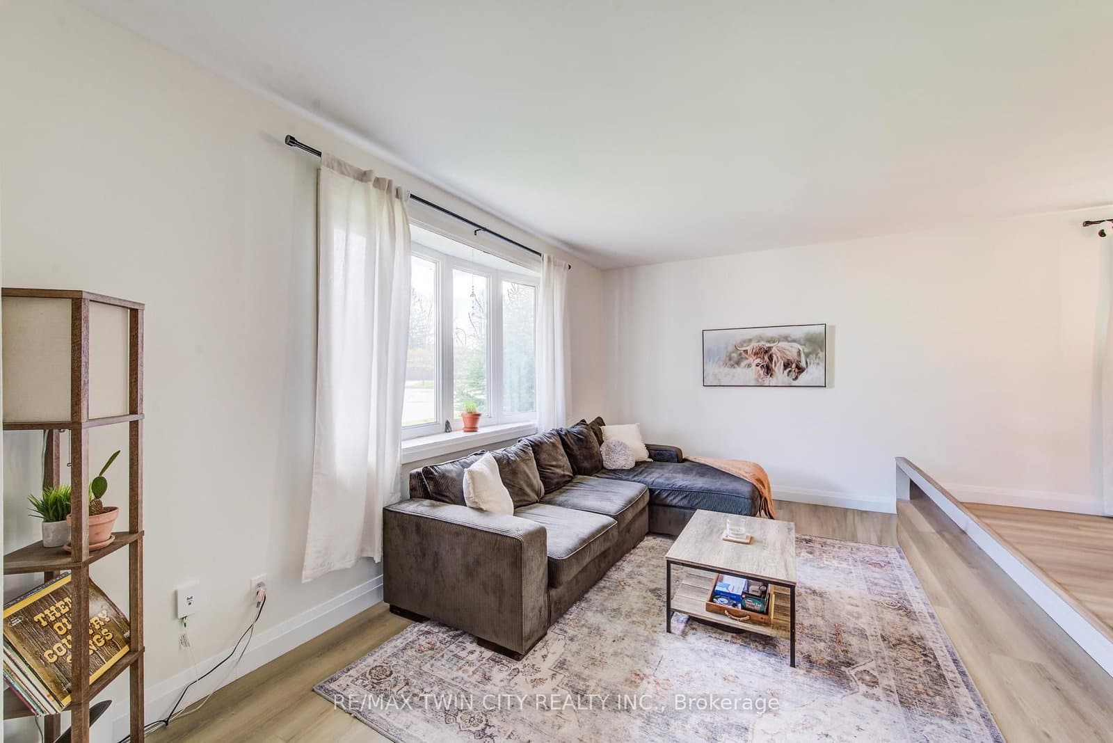 183 Dinison Crescent thumbnail 7