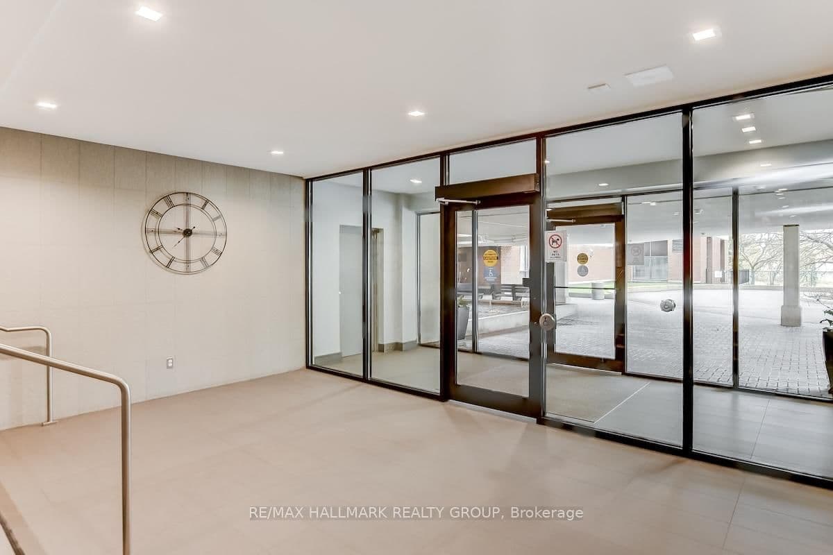 665 Bathgate Drive, Unit 1007 thumbnail 4