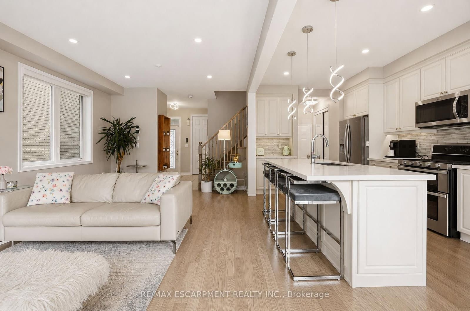 44 Stillwater Crescent thumbnail 7