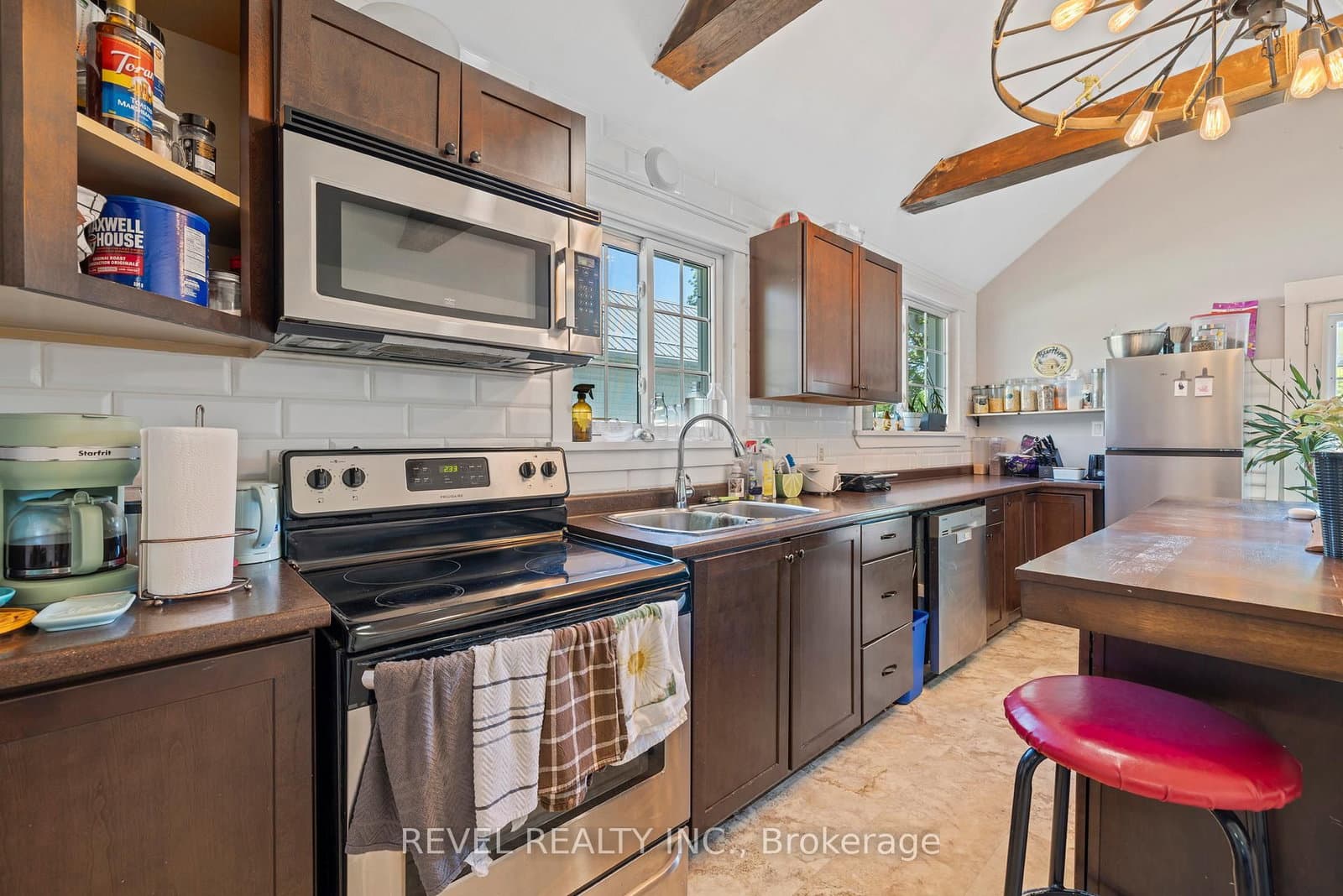 54 Chestnut Street E thumbnail 11