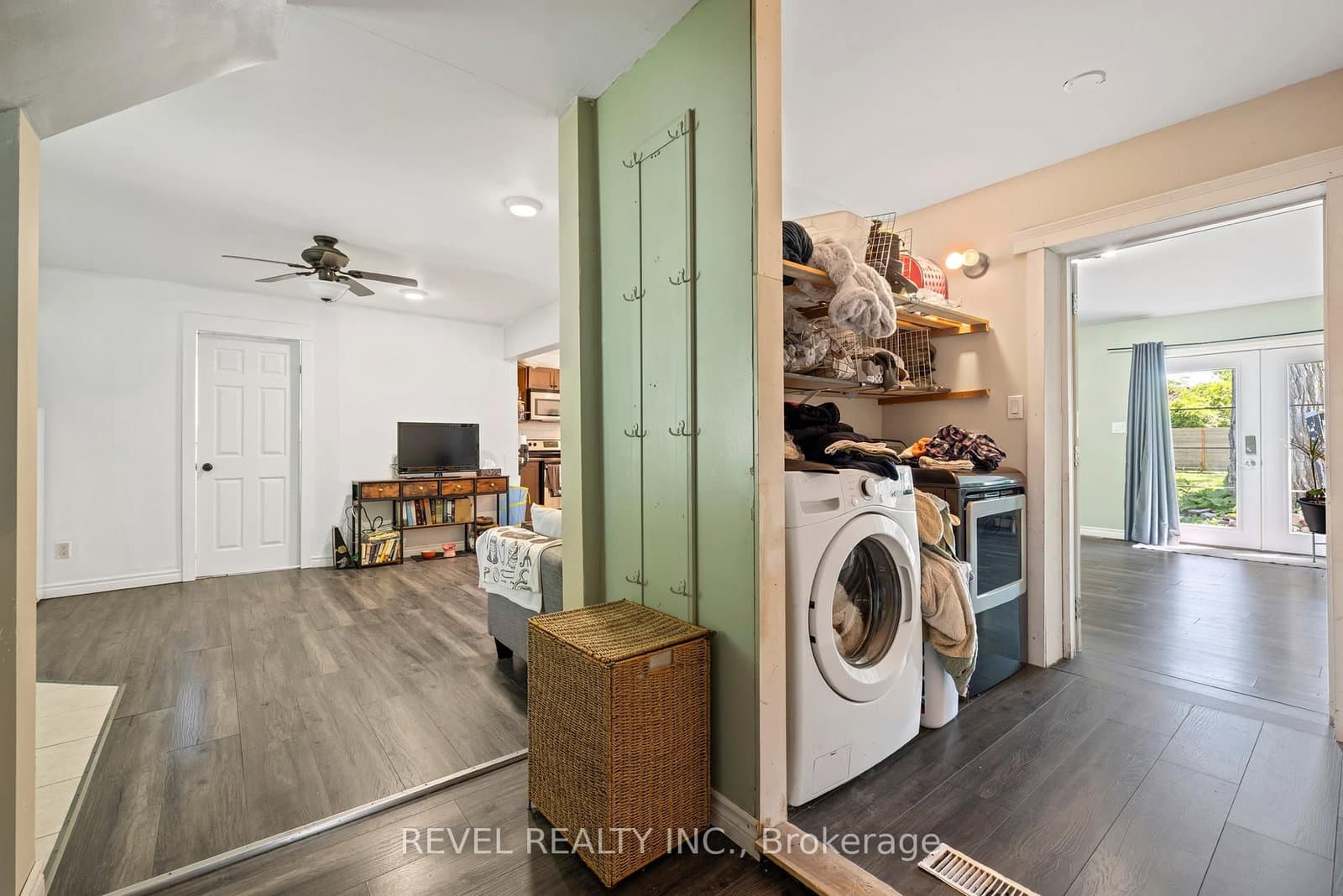 54 Chestnut Street E thumbnail 18