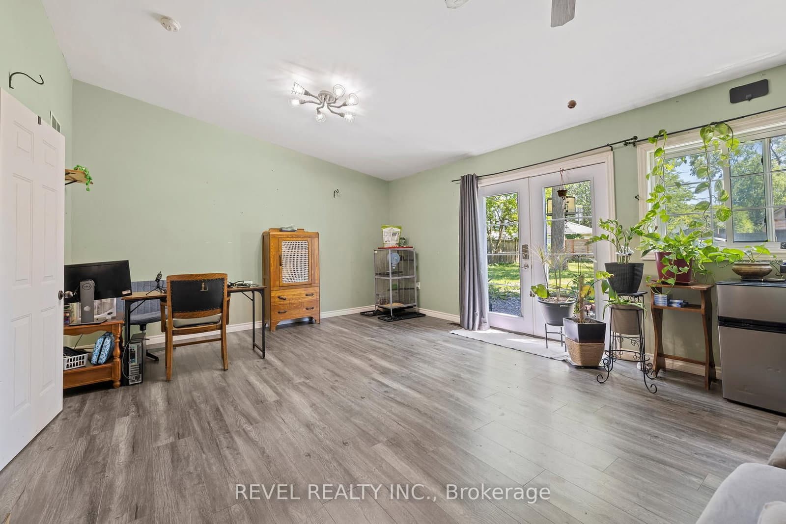 54 Chestnut Street E thumbnail 19