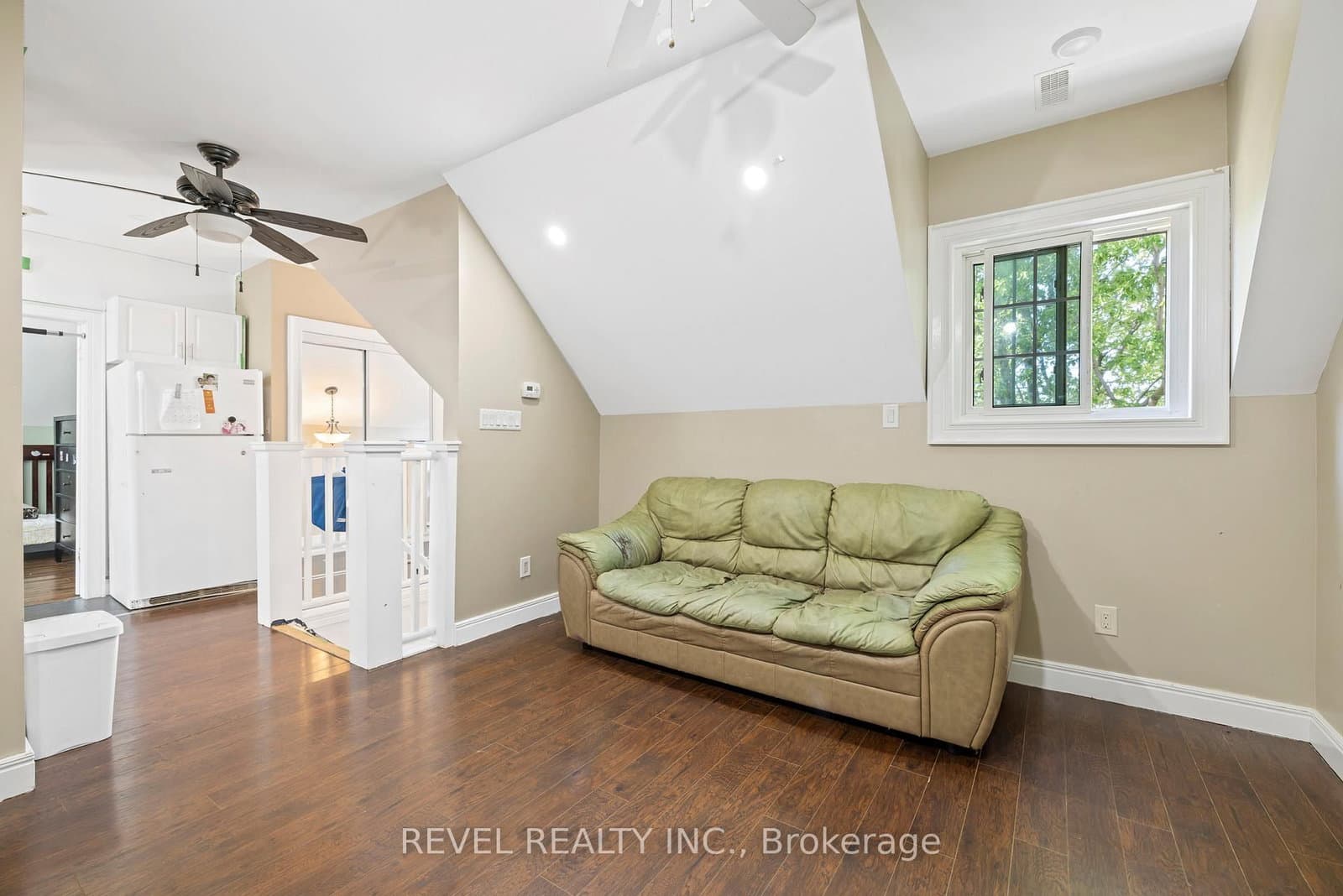 54 Chestnut Street E thumbnail 29