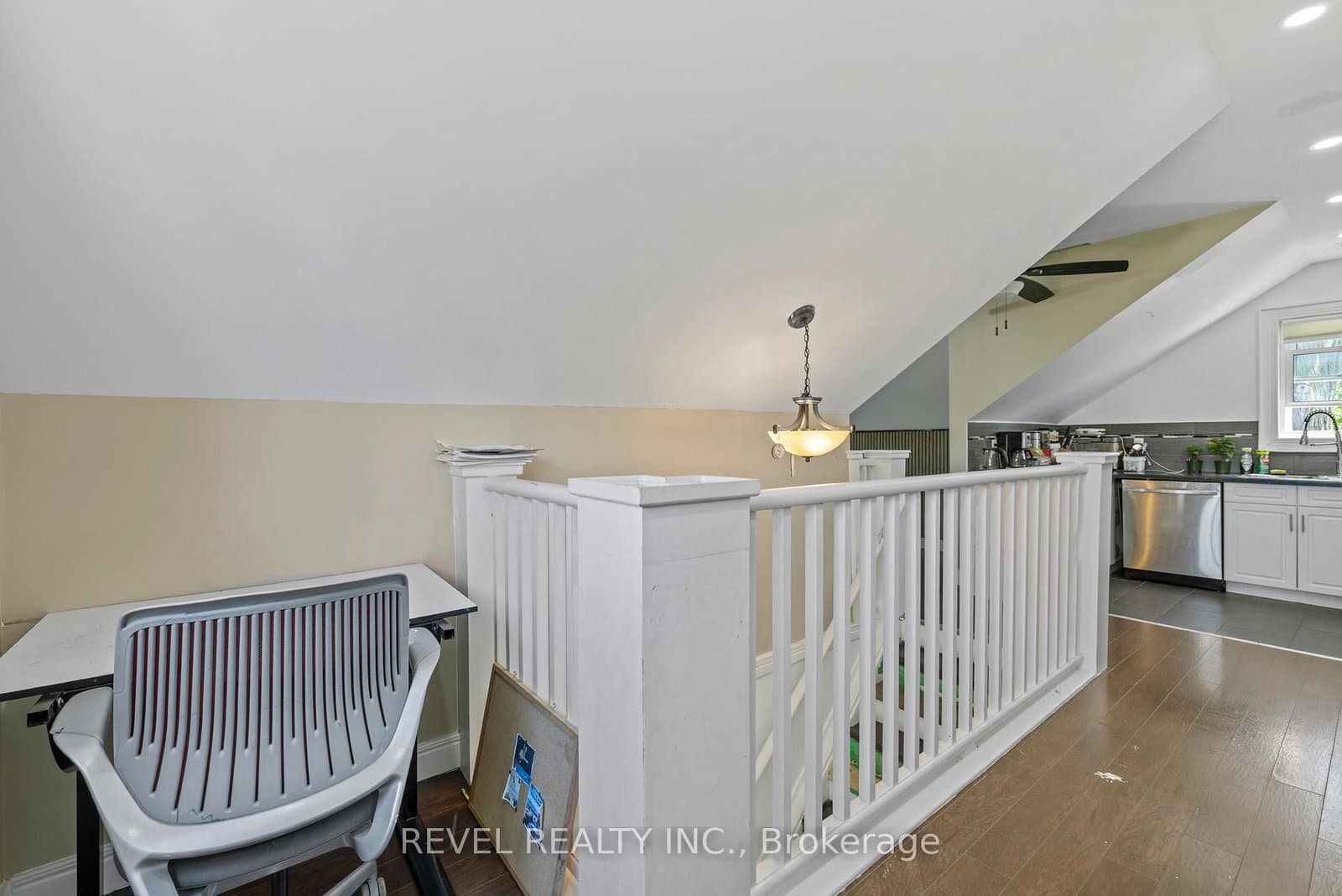 54 Chestnut Street E thumbnail 33