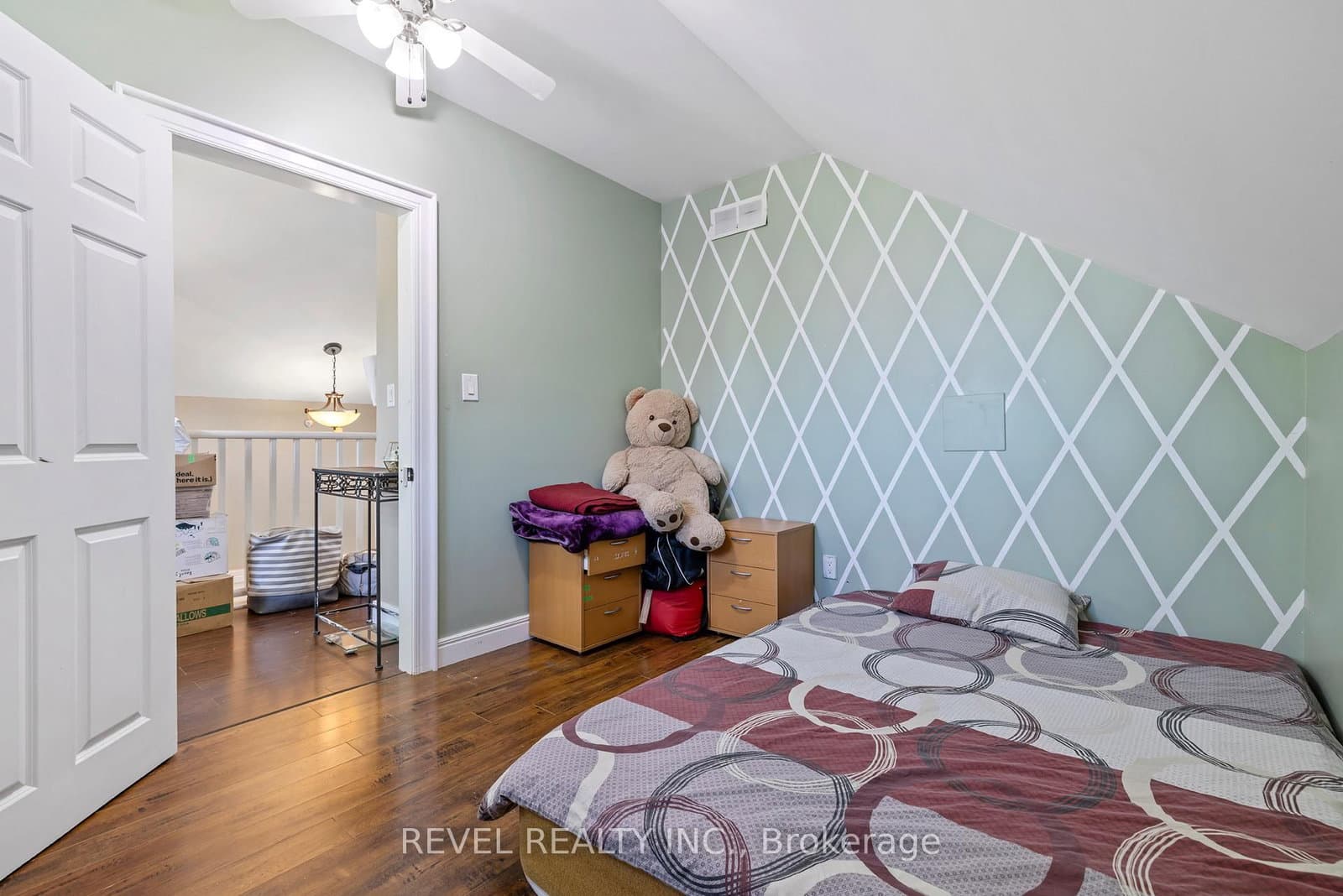 54 Chestnut Street E thumbnail 34
