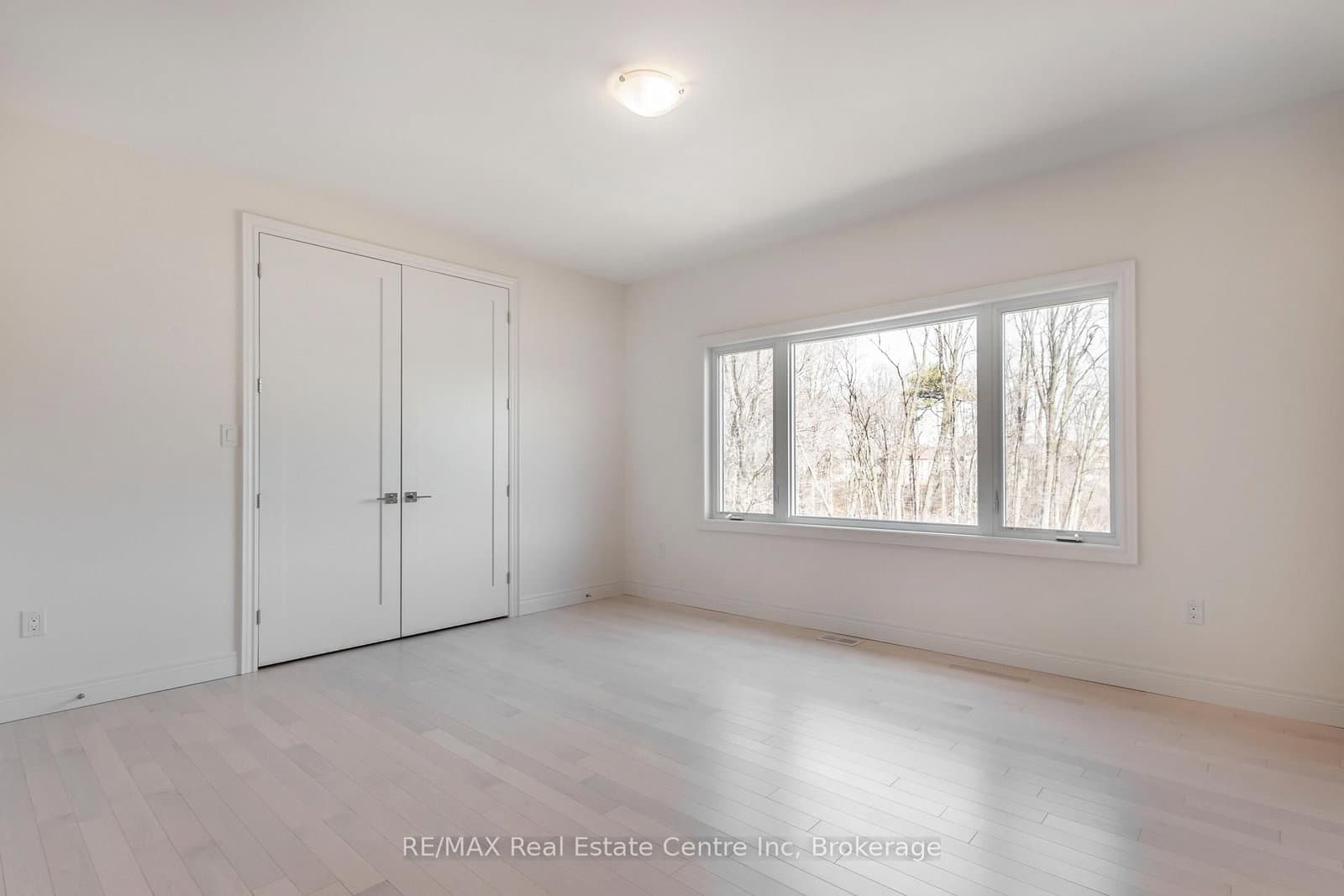 143 S Ambrous Crescent thumbnail 14