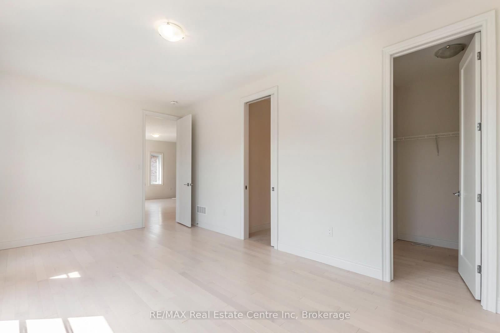 143 S Ambrous Crescent thumbnail 9