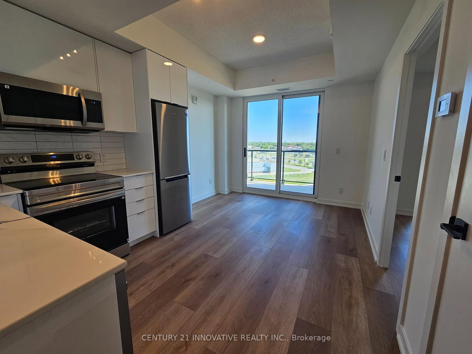 33 Erie Avenue, Unit 702 thumbnail 3
