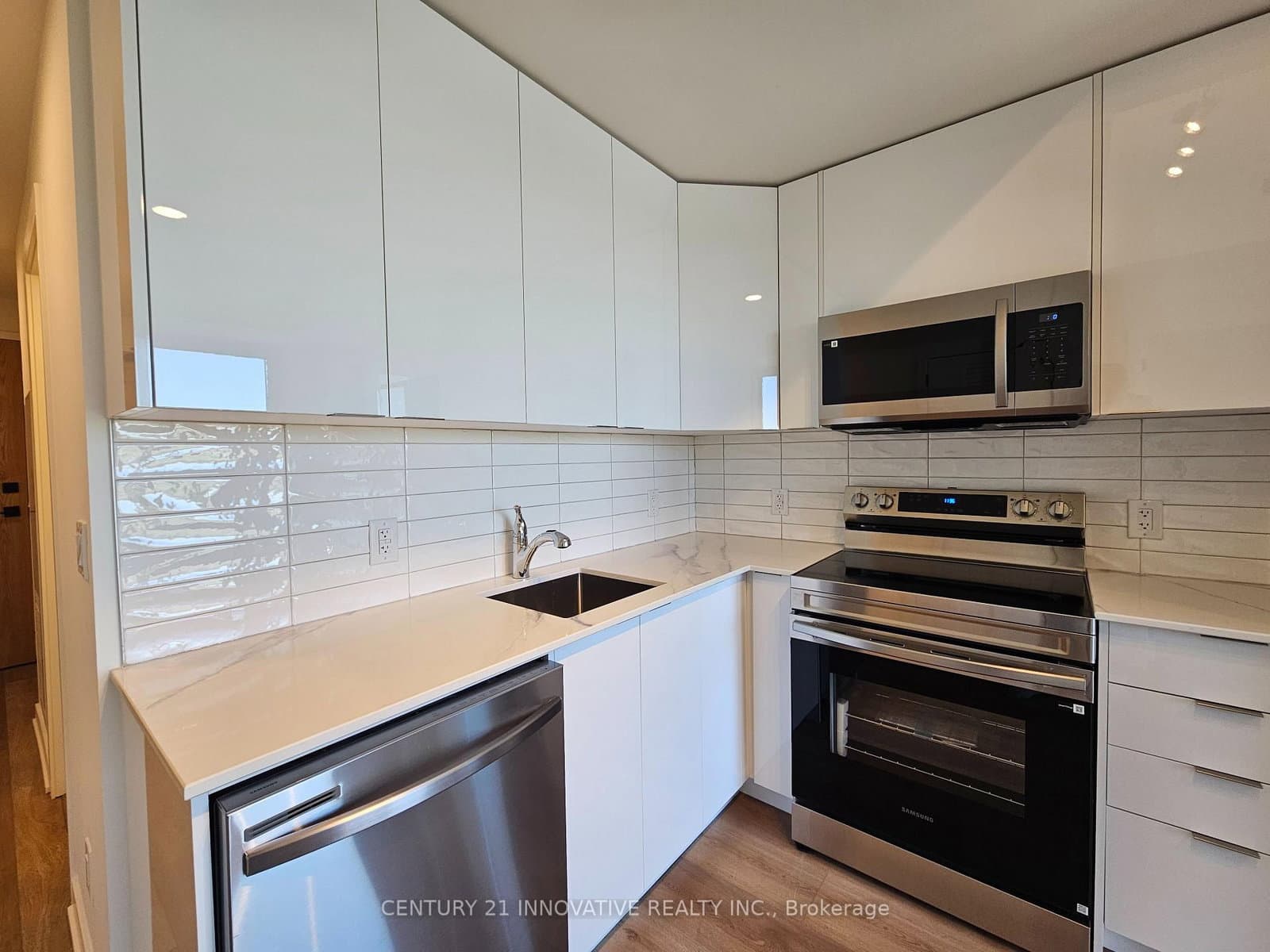 33 Erie Avenue, Unit 702 thumbnail 5