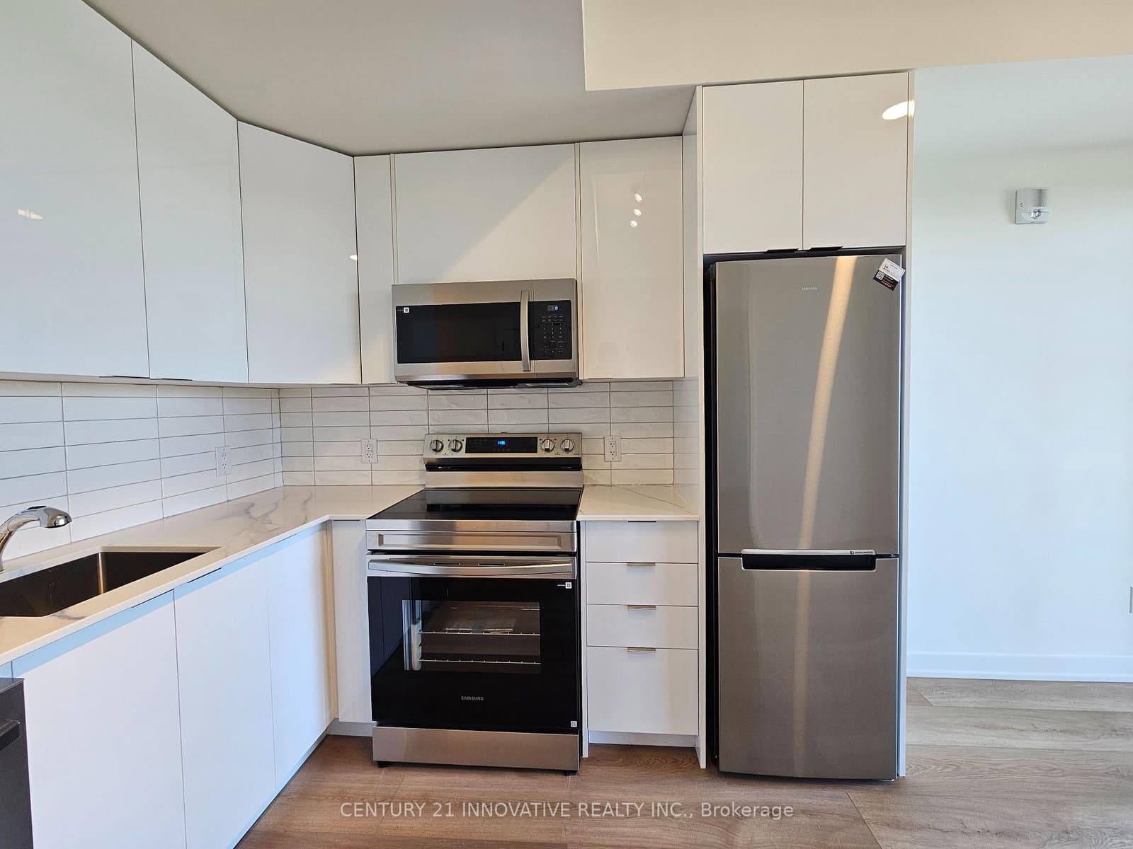 33 Erie Avenue, Unit 702 thumbnail 6