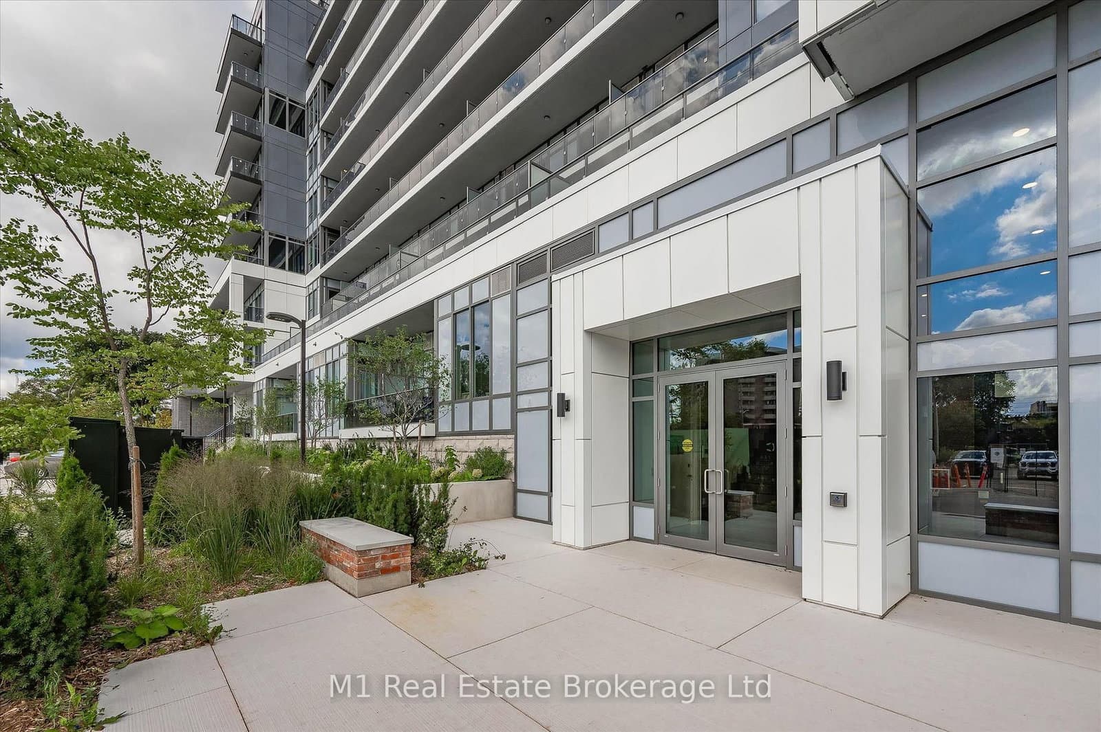 73 Arthur Street S, Unit 806 thumbnail 3