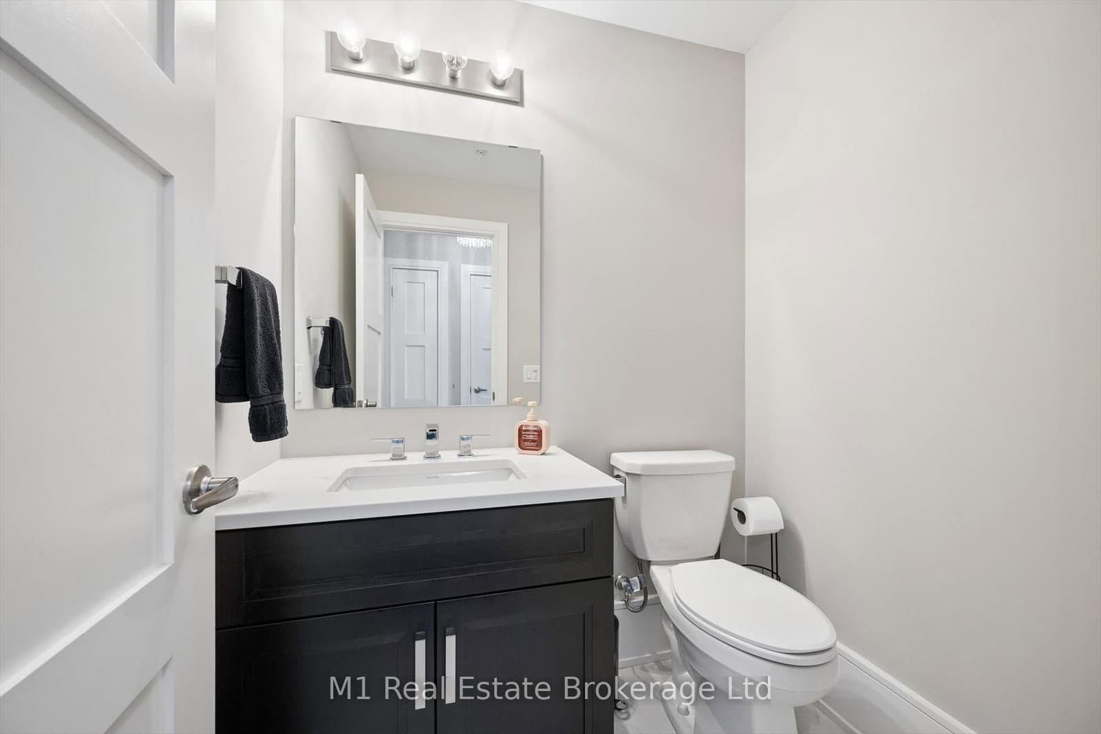 73 Arthur Street S, Unit 806 thumbnail 33