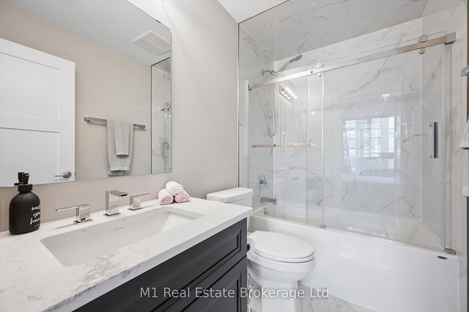 73 Arthur Street S, Unit 806 thumbnail 42