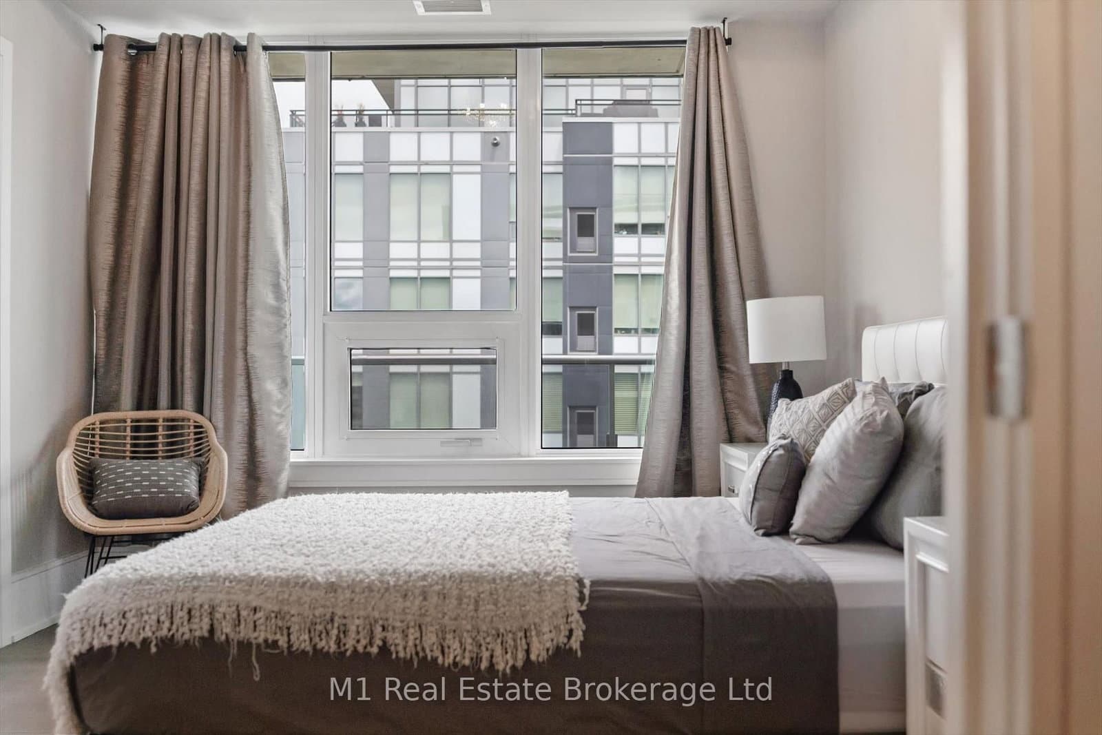 73 Arthur Street S, Unit 806 thumbnail 43
