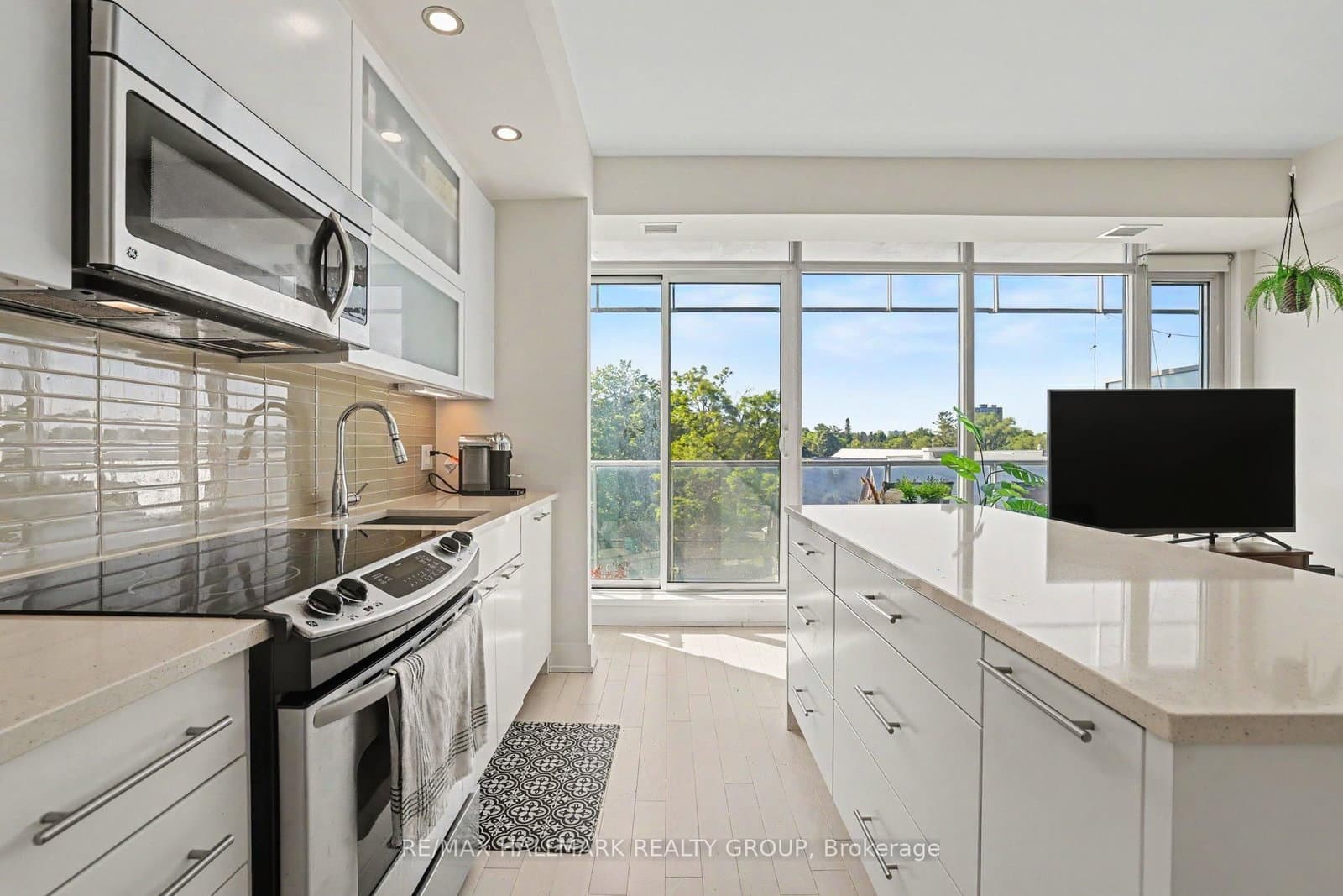98 Richmond Road, Unit 504 thumbnail 14