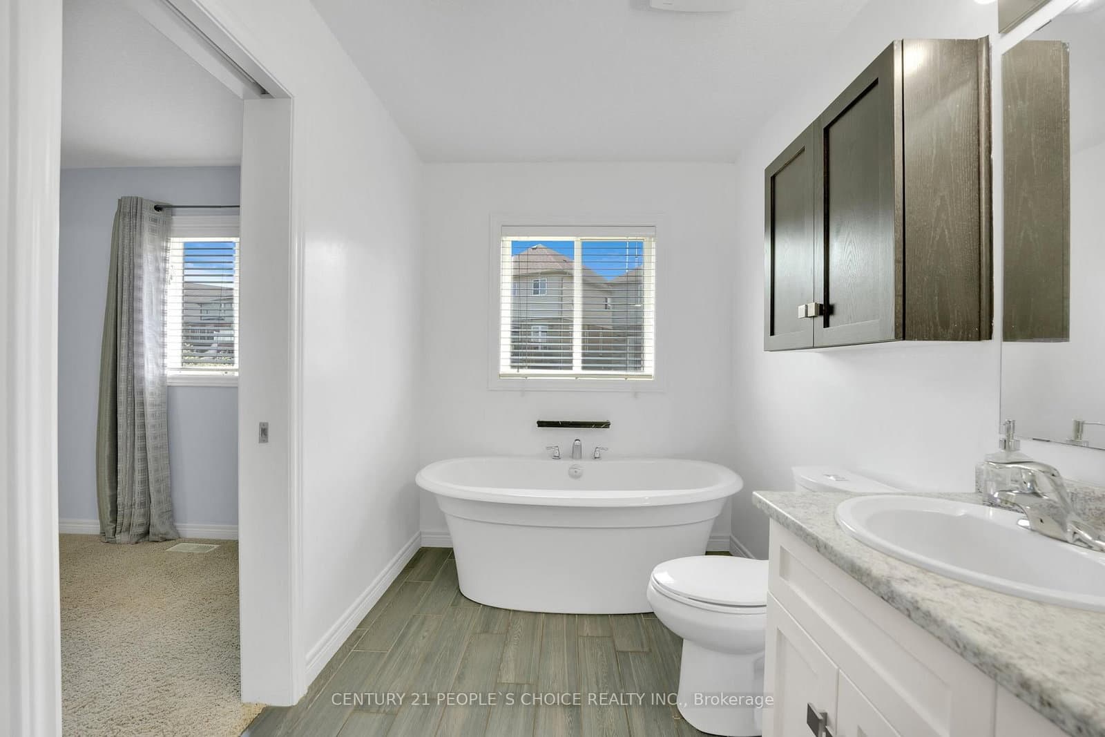 286 Macalister Boulevard thumbnail 25
