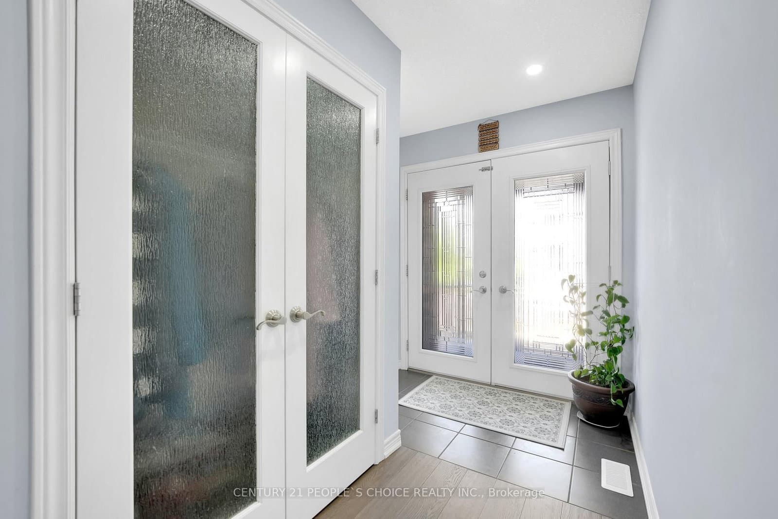 286 Macalister Boulevard thumbnail 4