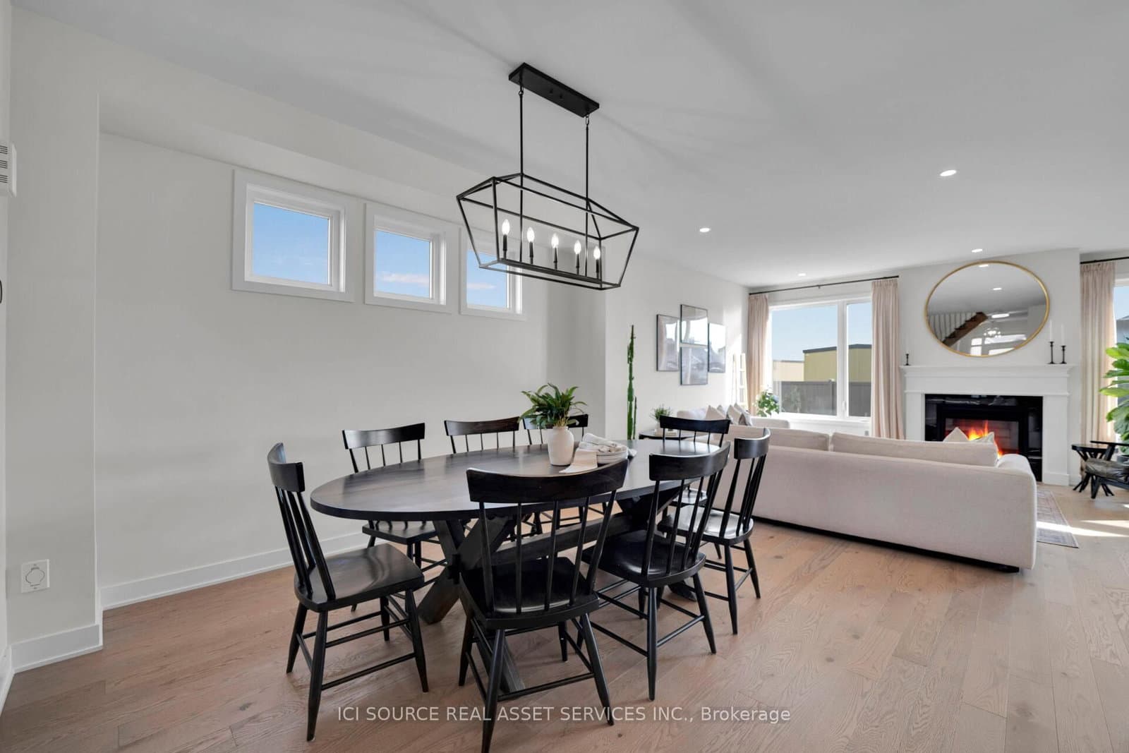 342 Finial Way thumbnail 11
