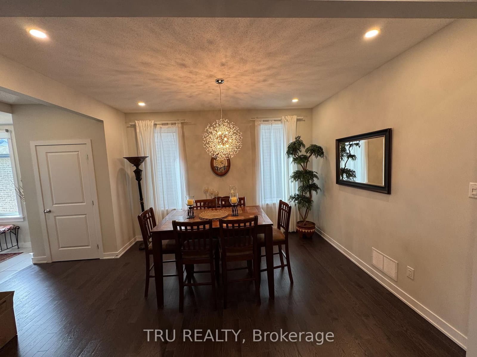 802 SENDERO Way thumbnail 3