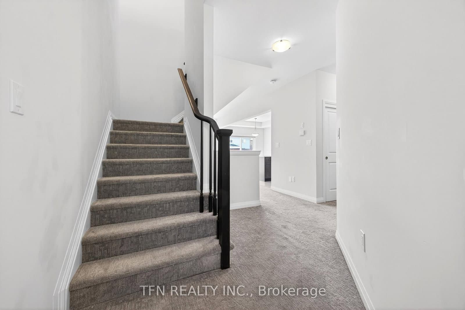 245 Bur Oak Drive thumbnail 12