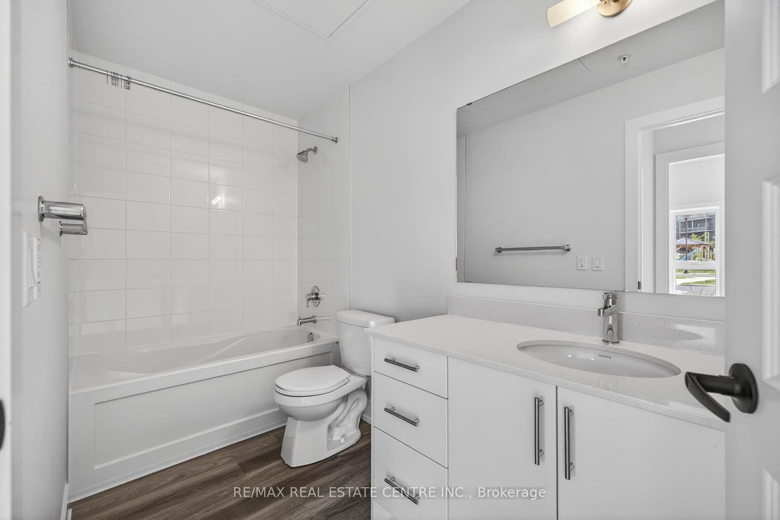 1100 Lackner Place, Unit 114 thumbnail 9